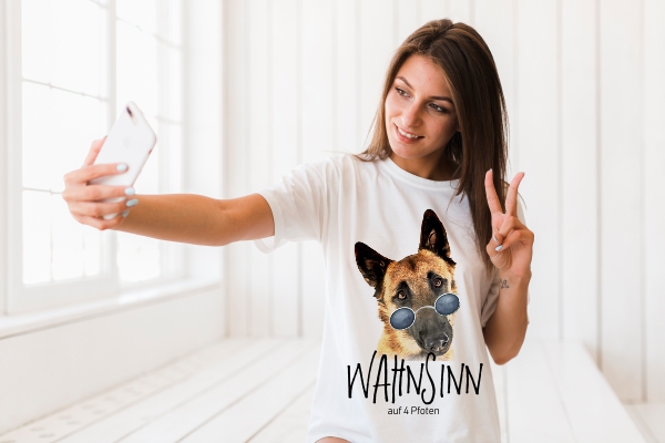 Malinois Wahnsinn 4 Pfoten UNISEX T-SHIRT Mali Motiv by SIVIWONDER